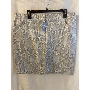 Chico's 2.5 cargo skirt gray‎ white snake skin style painted python Large NEW